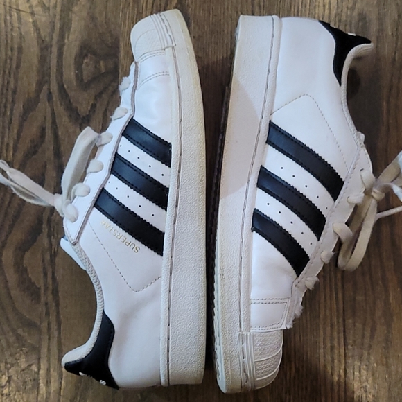 Gymshoes - Picture 3 of 5